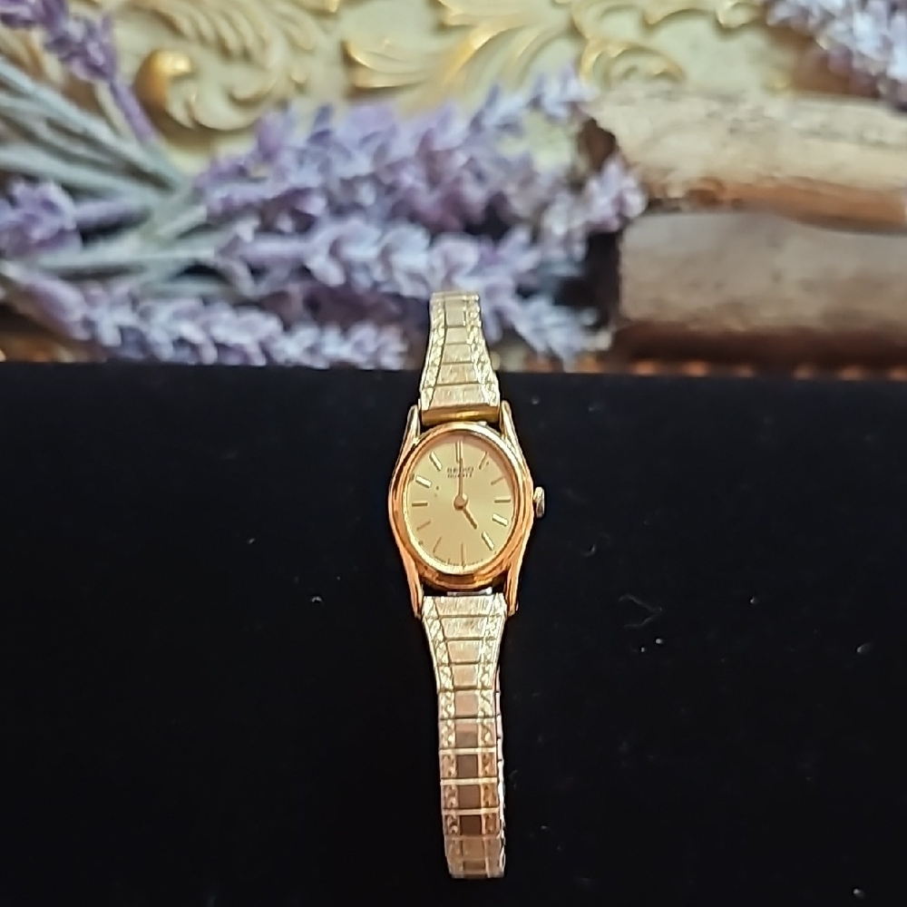 Elegant Gold Vintage Sieko Women's Watch